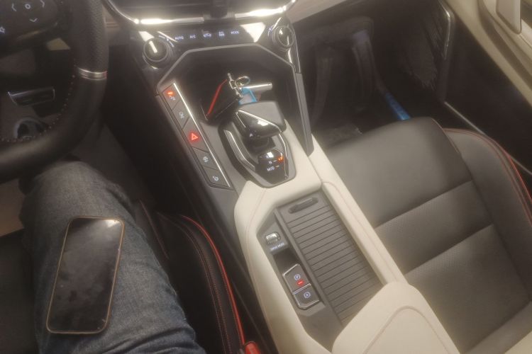 领克06 2020款 1.5T 耀Halo局部细节18