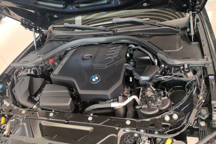 宝马3系 2022款 改款 325i M运动套装机舱底盘24