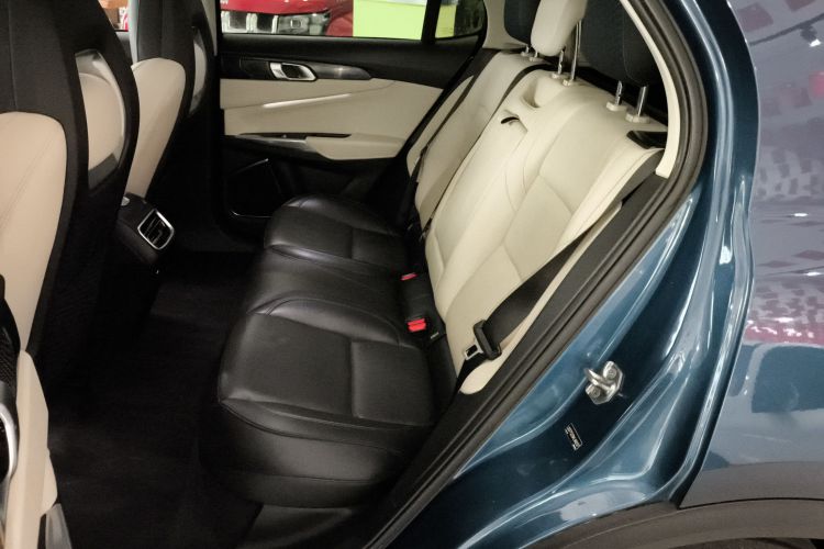 领克01 2019款 2.0T 两驱耀Pro版 国VI中控内饰7004