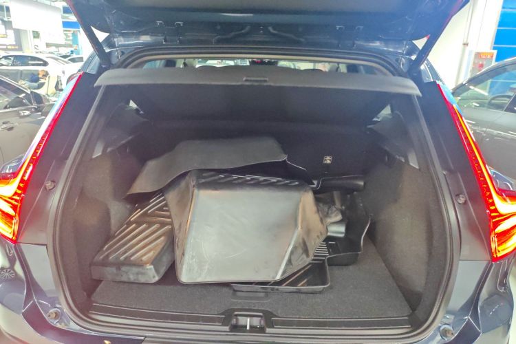 沃尔沃XC40 2021款 T4 四驱智远豪华版机舱底盘23