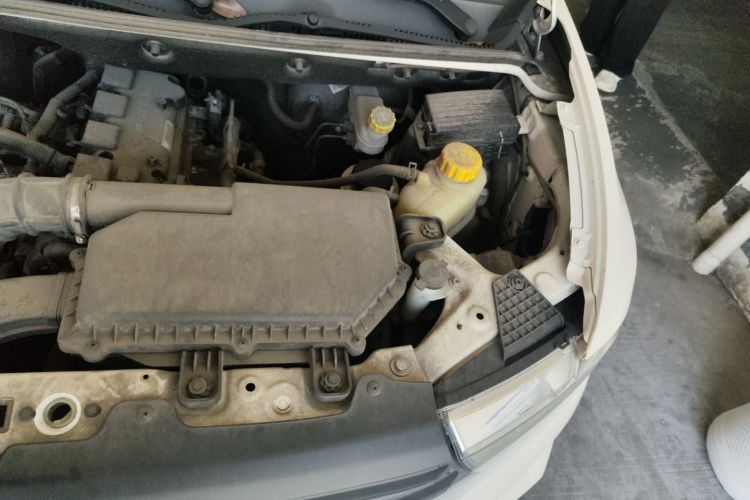 五菱汽车 五菱宏光V 2022款 1.5L劲取版液压助力LAR局部细节9007