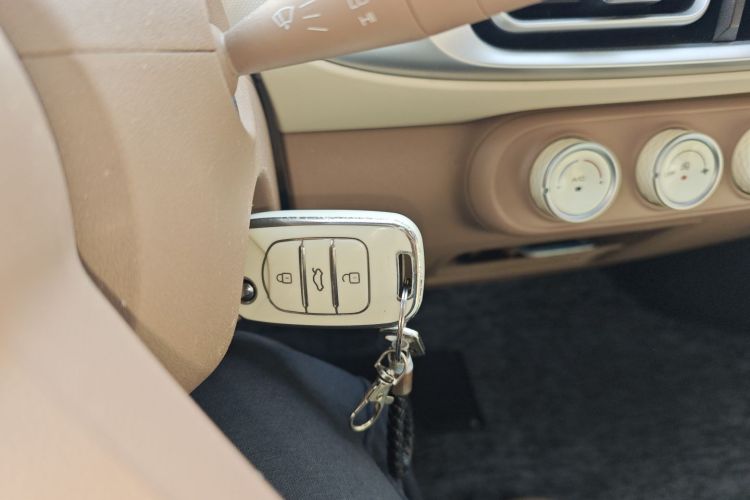 五菱汽车 宏光MINIEV 2025款 四门版 进阶款中控内饰11