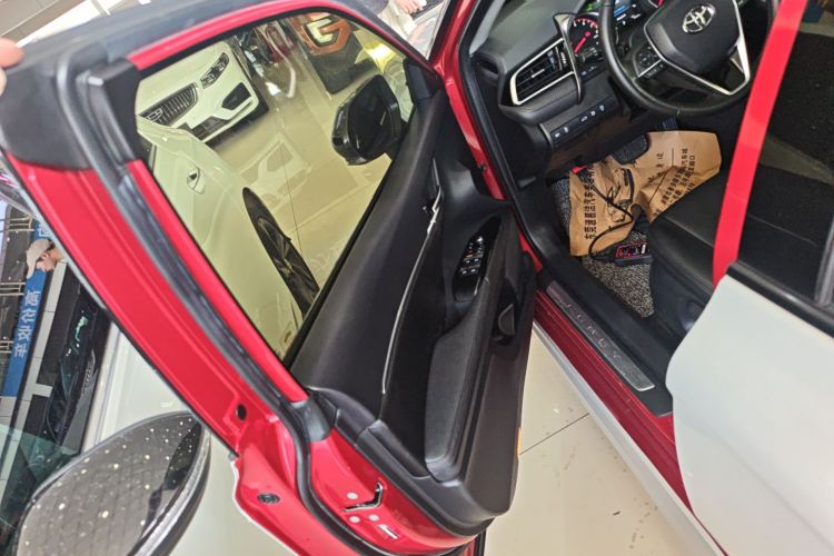 丰田 凯美瑞 2018款 2.0S 锋尚版中控内饰7007