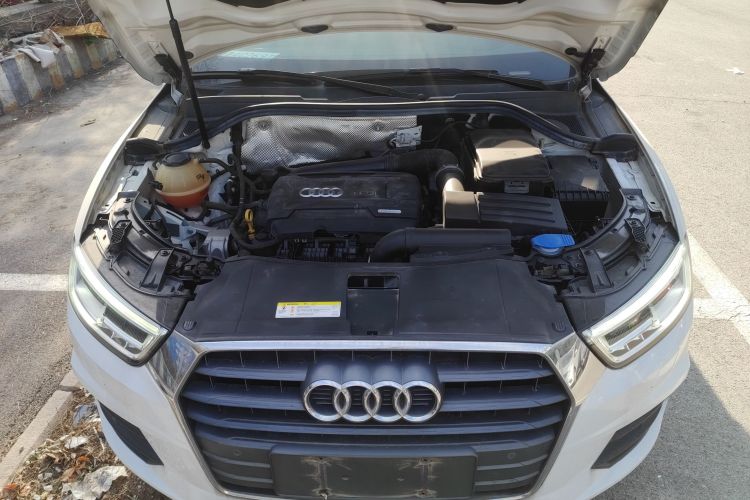 奥迪Q3 2018款 30周年年型 35 TFSI 时尚型机舱底盘24