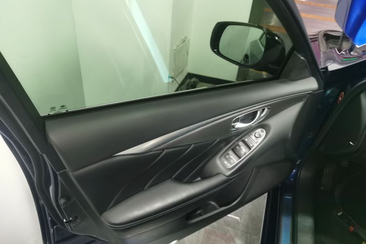 英菲尼迪Q50L 2018款 2.0T 逸享版 国VI中控内饰7007