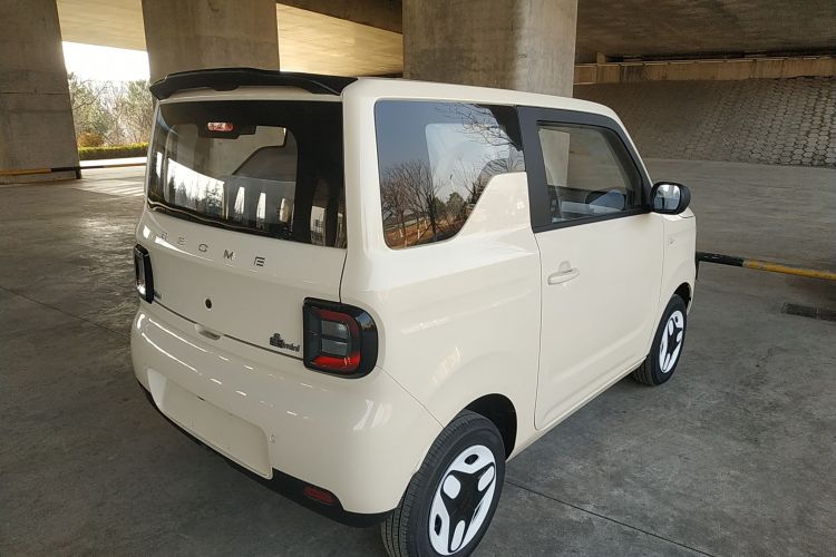 吉利银河 熊猫 2025款 210km 元气熊车身外观7