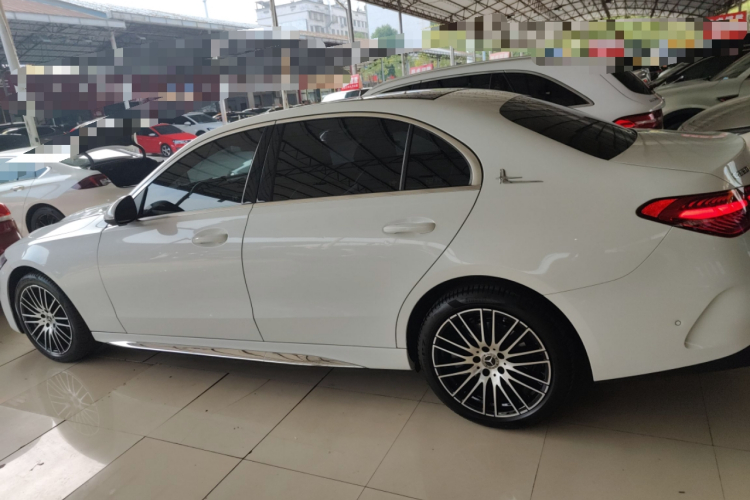 奔驰C级 2024款 改款 C 260 L 运动版车身外观4