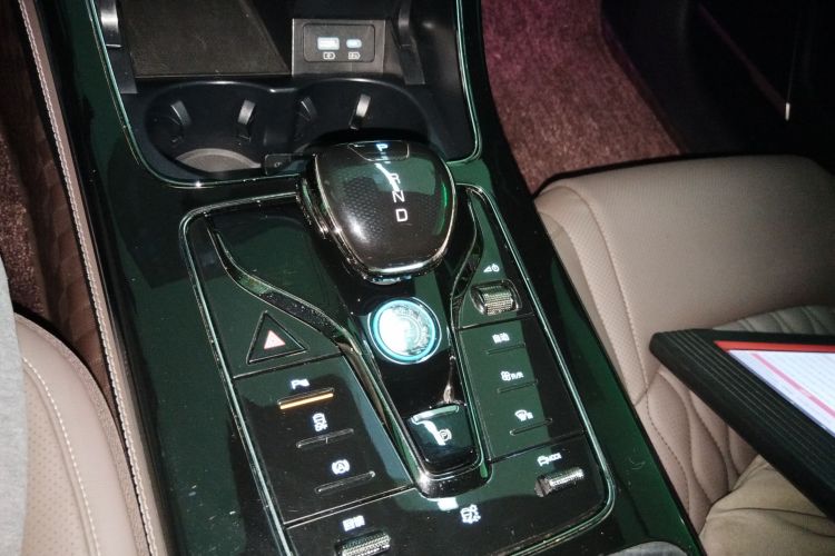 比亚迪 汉 2023款 EV 冠军版 506KM前驱尊贵型局部细节18