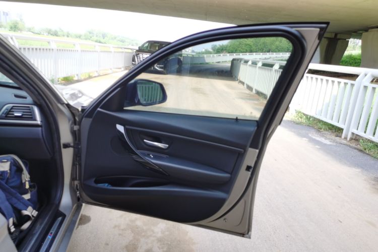 宝马3系 2016款 316Li 时尚型中控内饰7005