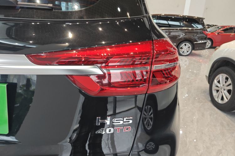 红旗HS5 2022款 改款 2.0T 智联旗享版车身外观9