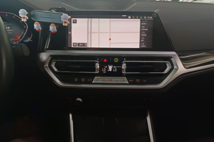 宝马3系 2022款 325Li M运动套装中控内饰16