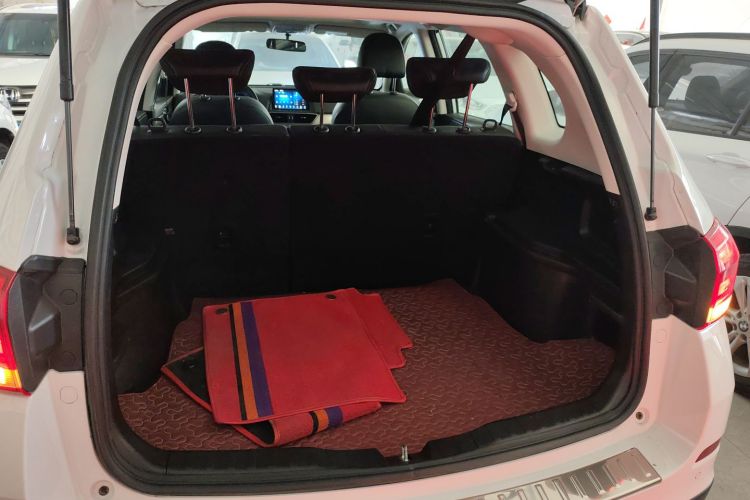 哈弗H6 2021款 运动版 1.5T 自动精英智联型 六边形格栅机舱底盘23