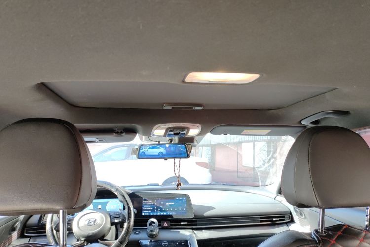 现代 伊兰特 2022款 240TGDi DCT TOP旗舰版中控内饰22