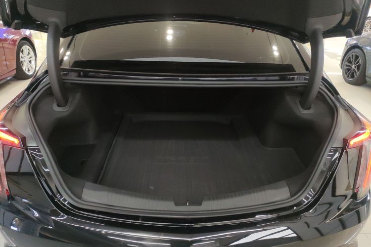 凯迪拉克CT5 2023款 28T 尊贵型机舱底盘23