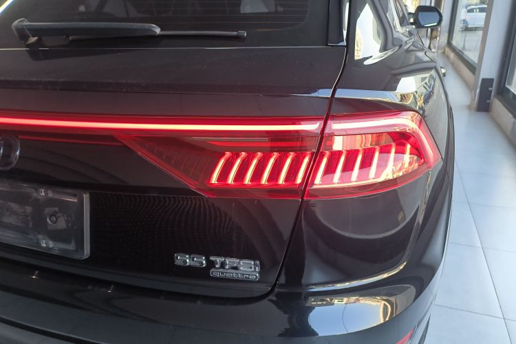 奥迪Q8 2019款 45 TFSI 豪华致雅型车身外观6006