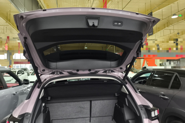 领克06 2023款 Remix 1.5T Shero机舱底盘23