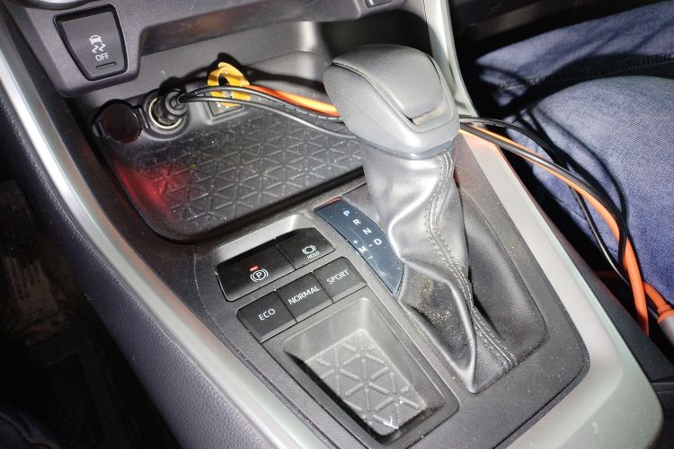 丰田 RAV4荣放 2023款 2.0L CVT两驱都市版中控内饰18