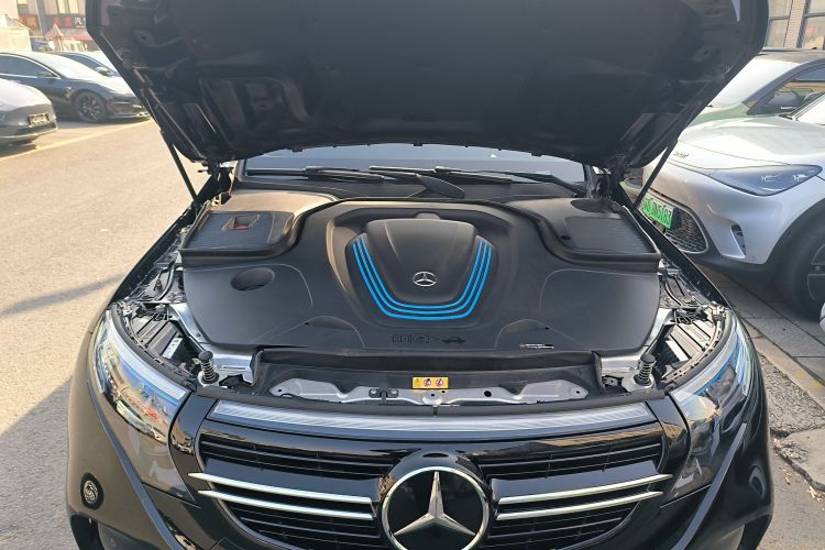 奔驰EQC 2022款 改款 EQC 400 4MATIC机舱底盘24