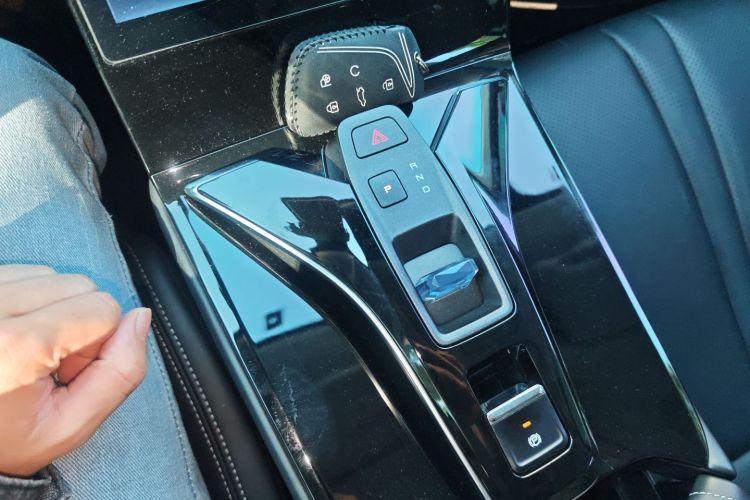 东风风神 皓瀚 2023款 DH-i 1.5T 尊贵版中控内饰18