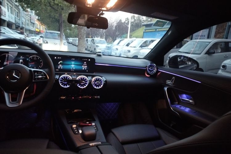 奔驰A级 2021款 A 200 L 运动轿车动感型中控内饰22