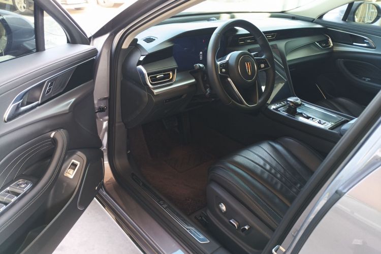 红旗H5 2023款 2.0T 自动智联旗畅版中控内饰20