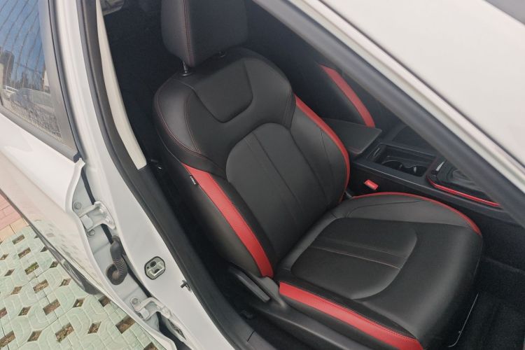 东风风神 奕炫GS 2021款 230T 自动追星版局部细节41