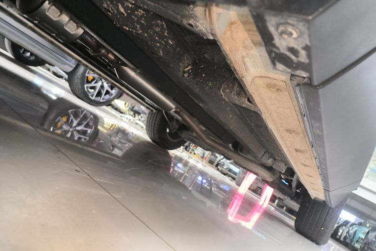 广汽传祺 影酷 2022款 1.5T 超新星版机舱底盘30