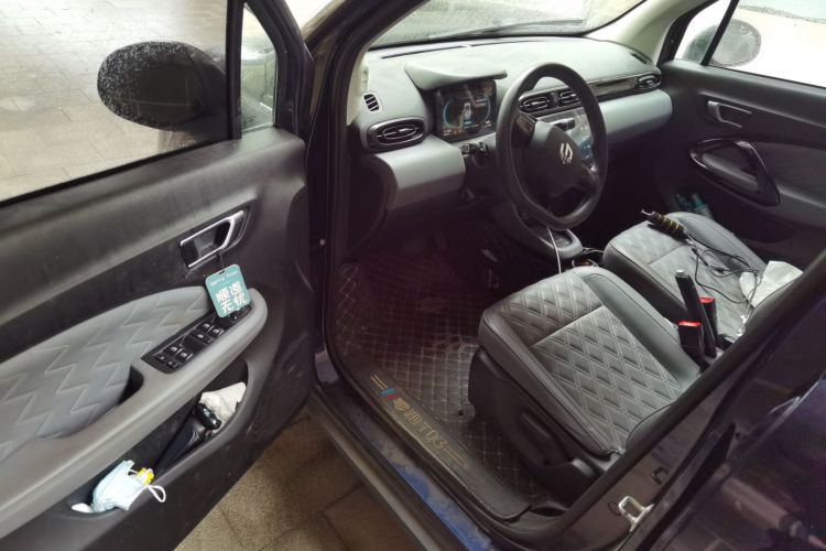 零跑汽车 零跑T03 2021款 400舒享版中控内饰7003