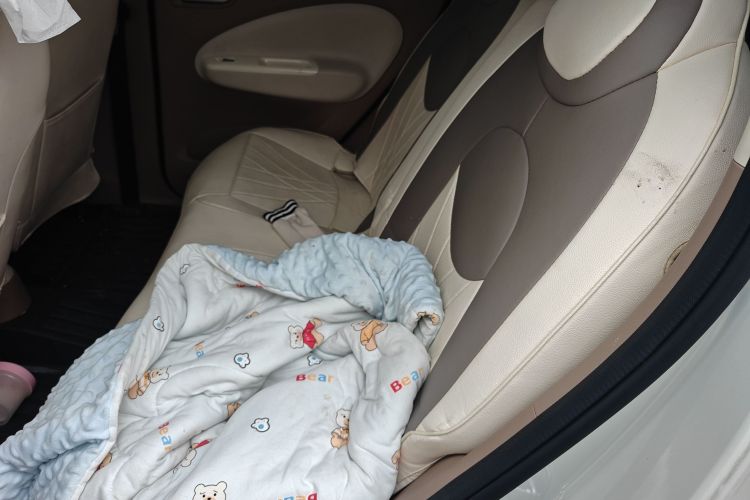 五菱汽车 宏光MINIEV 2025款 四门版 进阶款中控内饰21