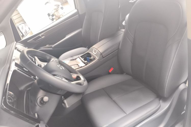 广汽传祺 传祺M8 2024款 领秀系列 390T 尊享版中控内饰19