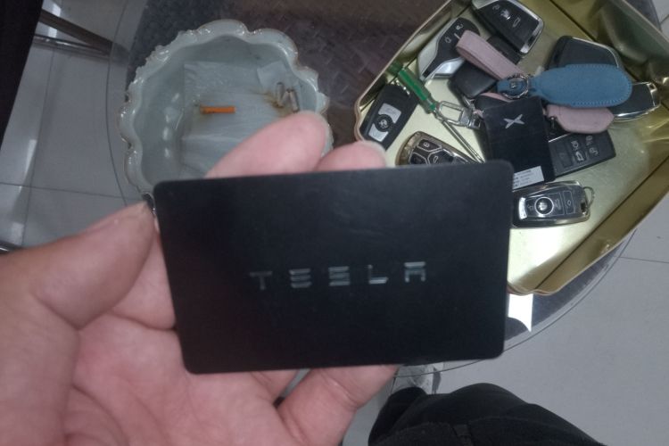 特斯拉 Model Y 2025款 后轮驱动版中控内饰11