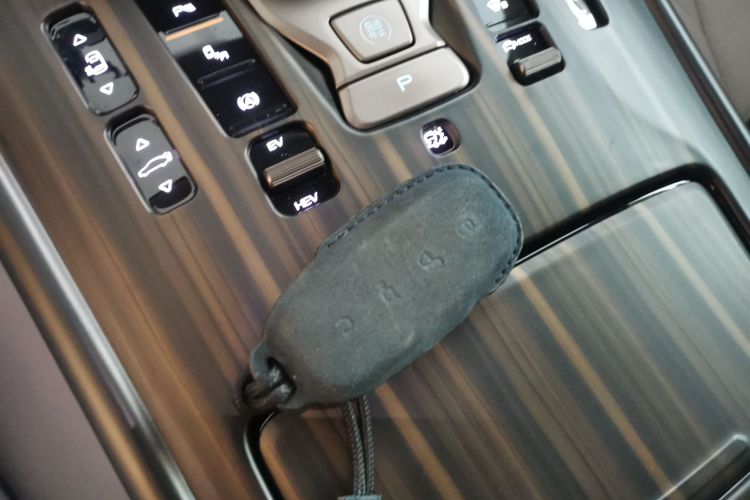 腾势D9 2022款 DM-i 1040 尊贵型中控内饰11