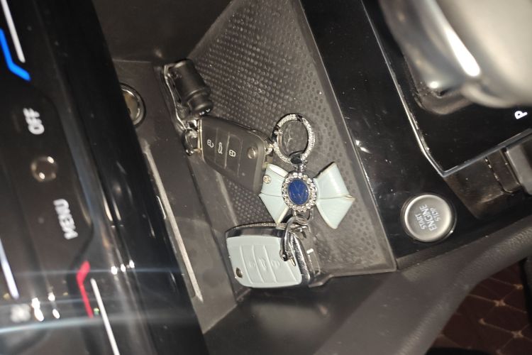 大众 途观L 2022款 330TSI 自动两驱R-Line越享版中控内饰7001