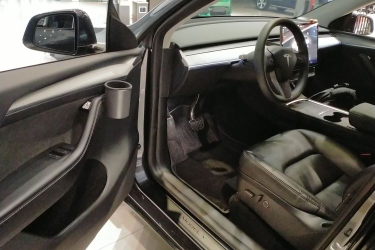 特斯拉 Model Y 2024款 后轮驱动版中控内饰20