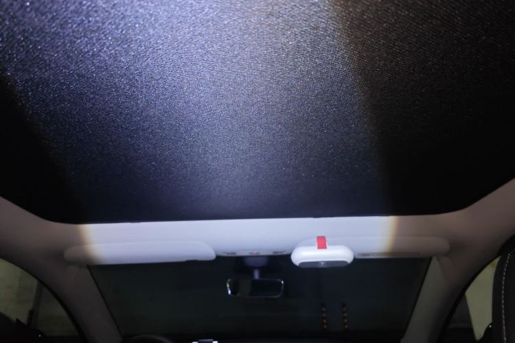 特斯拉 Model Y 2022款 后轮驱动版中控内饰22