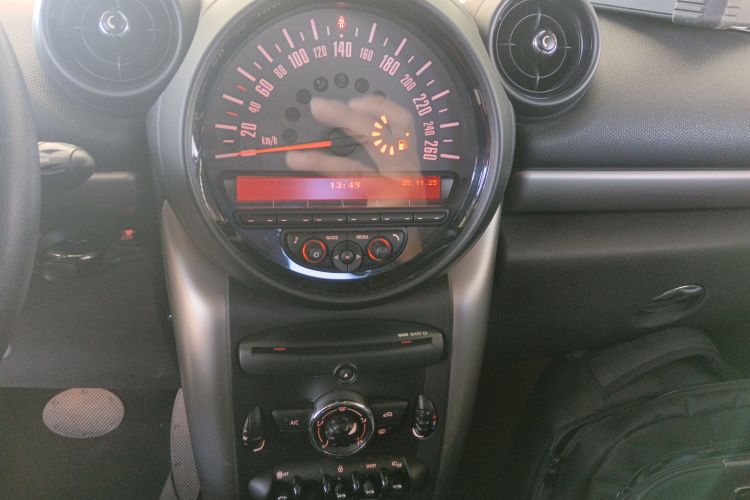 MINI Countryman 2016款 1.6T COOPER ALL4 Fun装备控中控内饰16