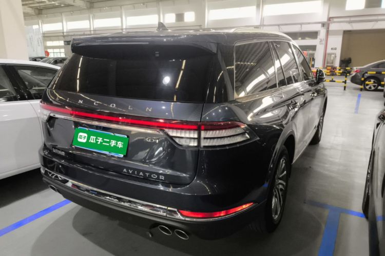 林肯 飞行家 2021款 3.0T V6 四驱尊享版车身外观7