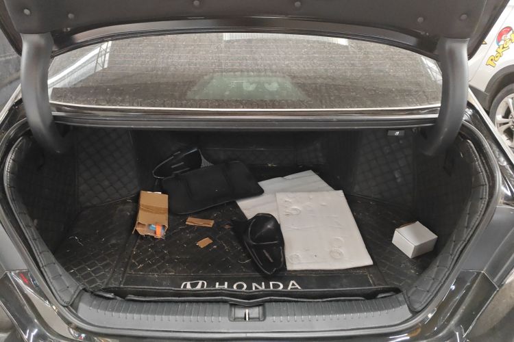 本田 雅阁 2024款 260TURBO 豪华版机舱底盘23