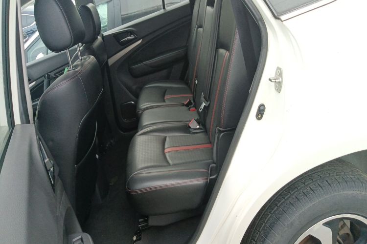 比亚迪S7 2015款 2.0T 自动尊贵型中控内饰7004