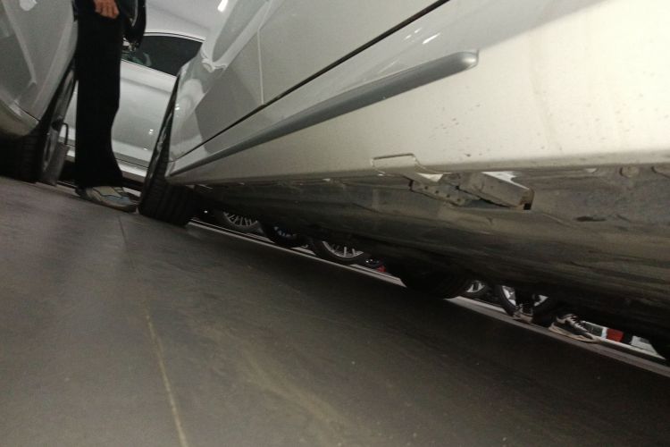 奔驰C级 2021款 C 200 L 时尚型运动版局部细节9002