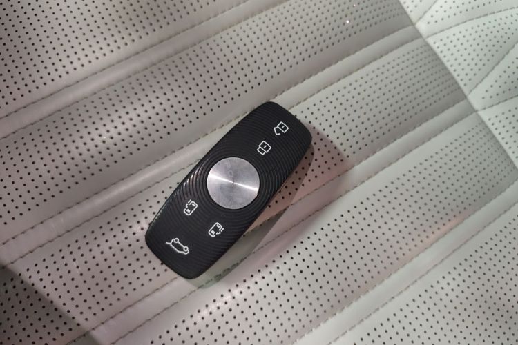 荣威iMAX8 2022款 400TGI 尊荣版中控内饰11