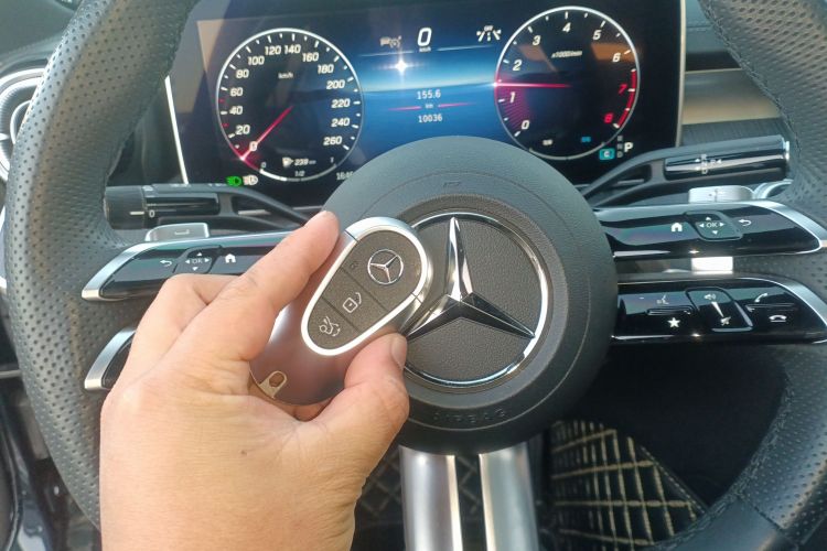 奔驰C级 2024款 C 260 L 运动版中控内饰7001