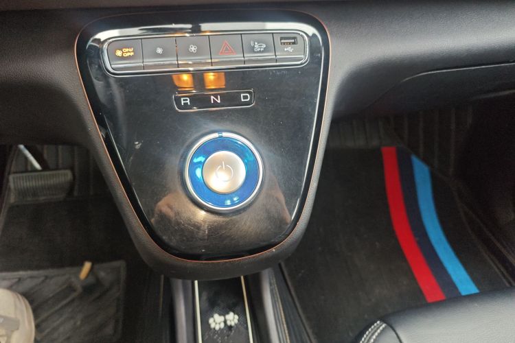 欧拉白猫 2022款 升级版 305km 豪华型 三元锂中控内饰18