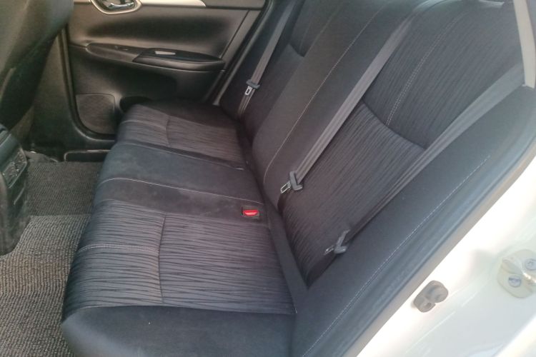 日产 轩逸 2021款 经典 1.6XE CVT舒适版中控内饰7004