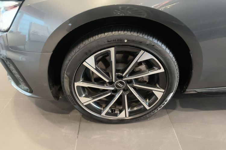 奥迪A4L 2023款 40 TFSI 豪华动感型车身外观6007