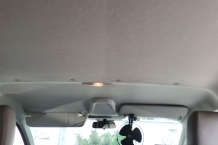 福特 全顺 2020款 2.0T汽油多功能商用车中轴低顶上掀尾门国VI局部细节22