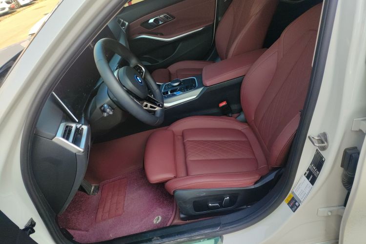 宝马i3 2025款 eDrive 35 L中控内饰19