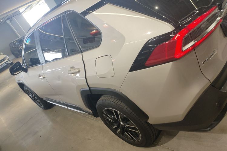 丰田 威兰达新能源 2023款 高性能版 2.5L 两驱劲擎版车身外观4