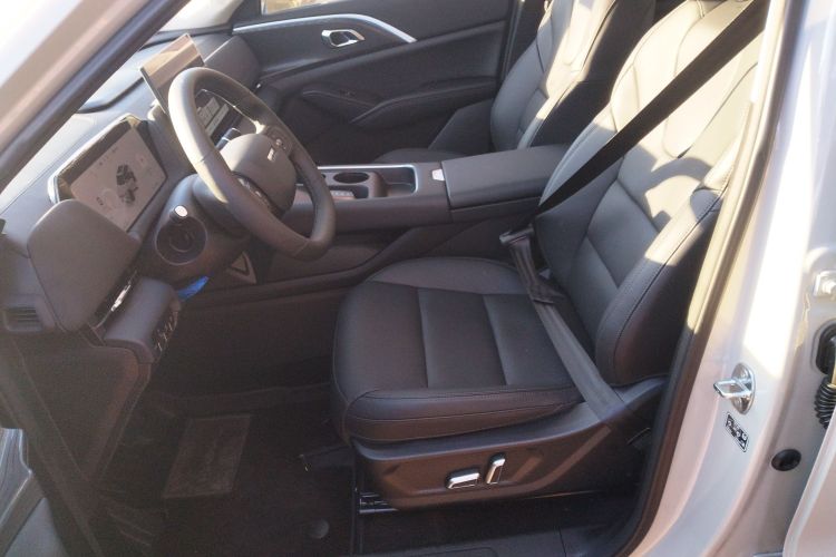 哈弗枭龙MAX 2025款 Hi4 110 Pro中控内饰19