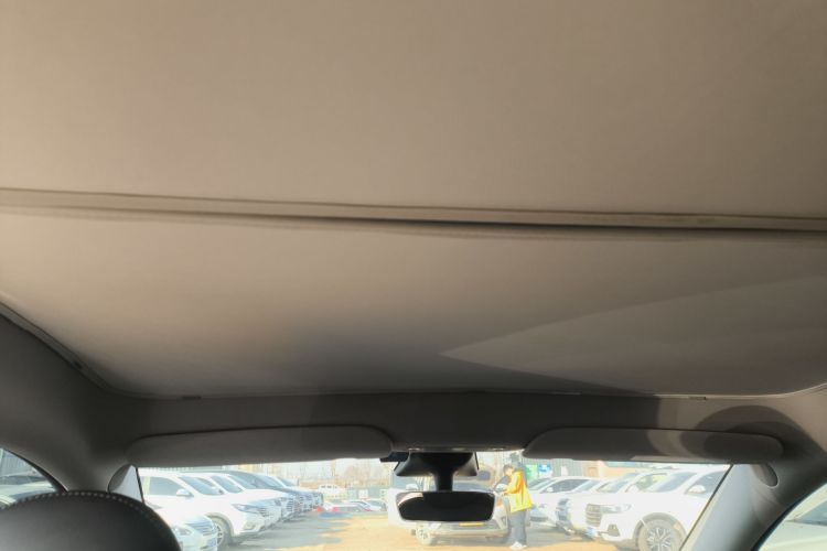 特斯拉 Model Y 2022款 改款 后轮驱动版中控内饰22